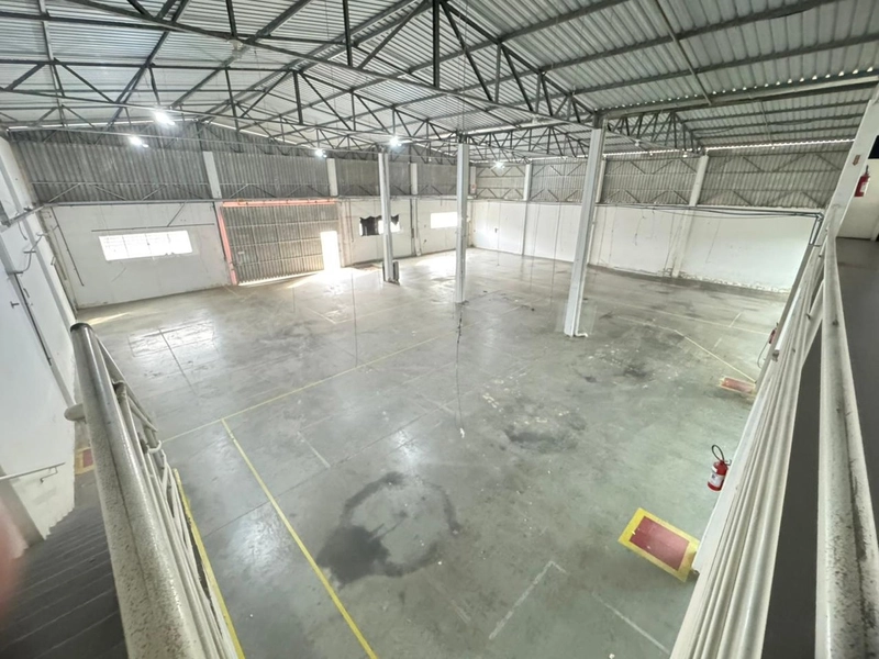 GALPÃO COMERCIAL EXCELENTE ESPAÇO(750m²) ,com escritório!: 5ª foto da galeria de imagens do imóvel