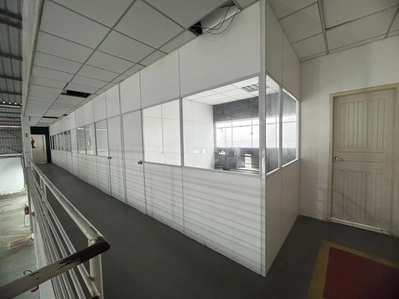 GALPÃO COMERCIAL EXCELENTE ESPAÇO(750m²) ,com escritório!: 13ª foto da galeria de imagens do imóvel