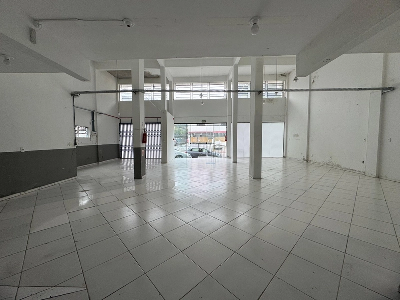 Galpão comercial com 180m2 para locação de frente para 7 de setembro: 4ª foto da galeria de imagens do imóvel