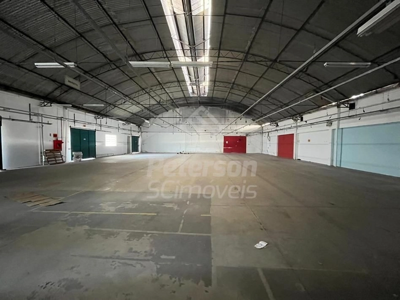 Galpão 504m² para locação e amplo estacionamento, Brusque/SC: 6ª foto da galeria de imagens do imóvel