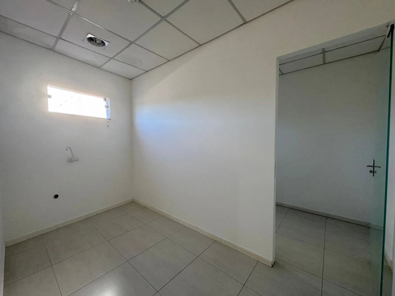 Galpão com 4.690m², refeitório, escritório , docas em Gaspar/SC.: 26ª foto da galeria de imagens do imóvel