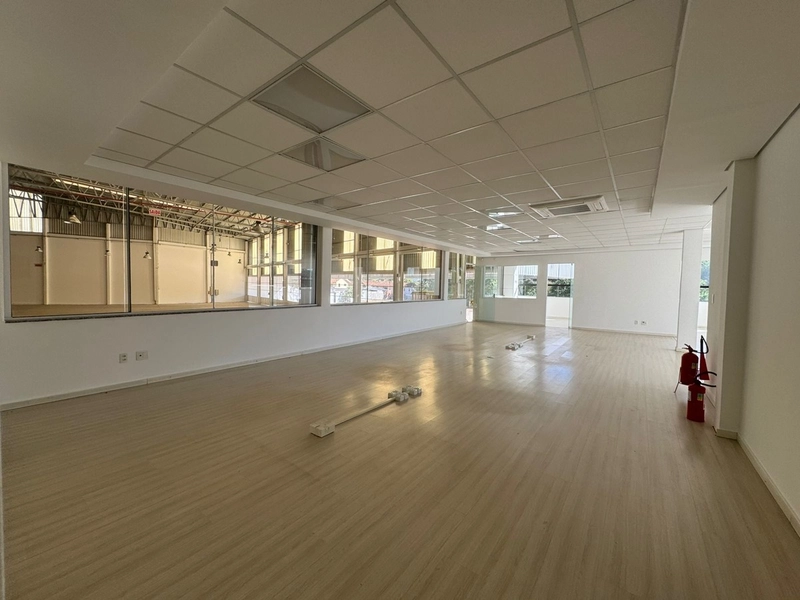 Galpão com 4.690m², refeitório, escritório , docas em Gaspar/SC.: 27ª foto da galeria de imagens do imóvel
