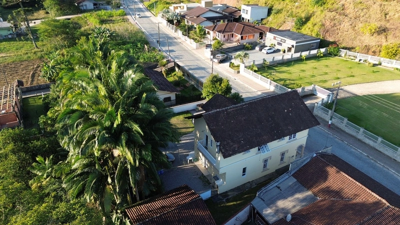 Casa estilo Neo clássica do ano 1927 no bairro Claraiba em Nova Trento: 5ª foto da galeria de imagens do imóvel