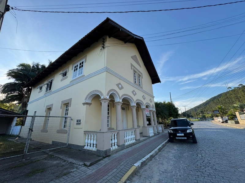 Casa estilo Neo clássica do ano 1927 no bairro Claraiba em Nova Trento: 7ª foto da galeria de imagens do imóvel