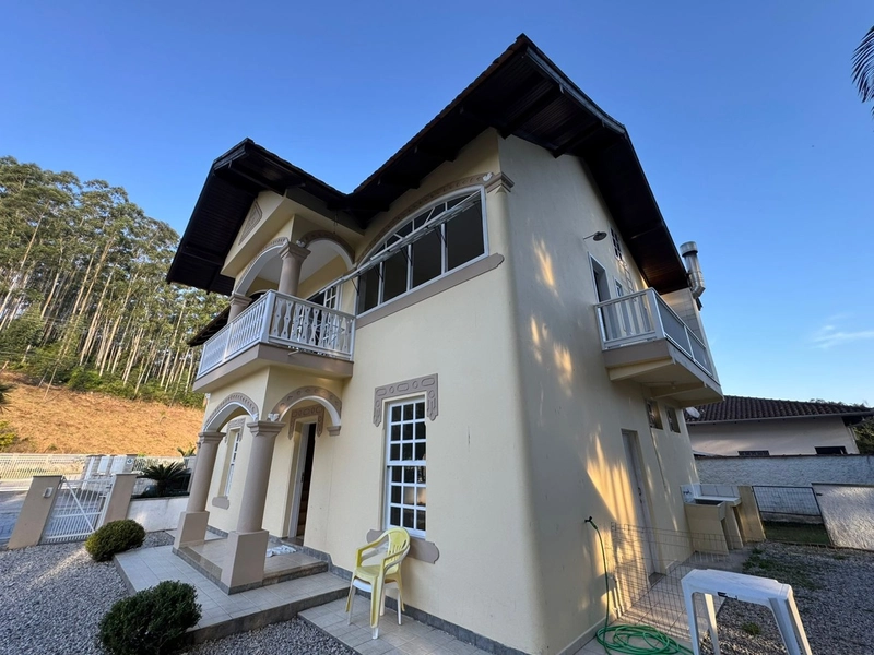 Casa estilo Neo clássica do ano 1927 no bairro Claraiba em Nova Trento: 16ª foto da galeria de imagens do imóvel