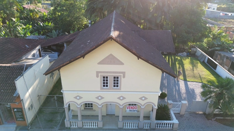 Casa estilo Neo clássica do ano 1927 no bairro Claraiba em Nova Trento: 6ª foto da galeria de imagens do imóvel
