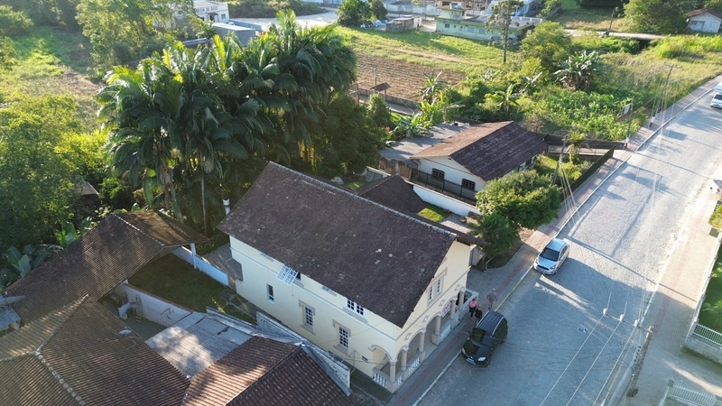 Casa estilo Neo clássica do ano 1927 no bairro Claraiba em Nova Trento: 4ª foto da galeria de imagens do imóvel