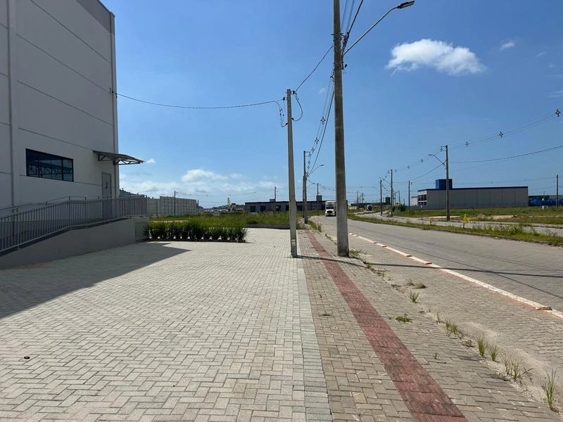 Fale com nossos especialistas e encontre galpão ideal para seu negócio: 6ª foto da galeria de imagens do imóvel