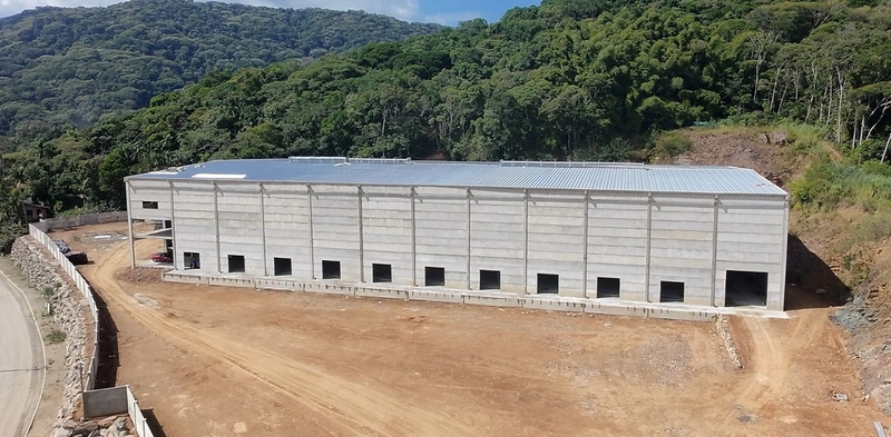 Está á procura de um amplo galpão para locação de frente com a BR 101: 1ª foto da galeria de imagens do imóvel