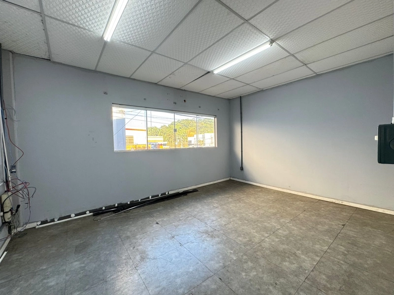 Está a procura de galpão com 360m2 para locação em Brusque,olhe este: 14ª foto da galeria de imagens do imóvel