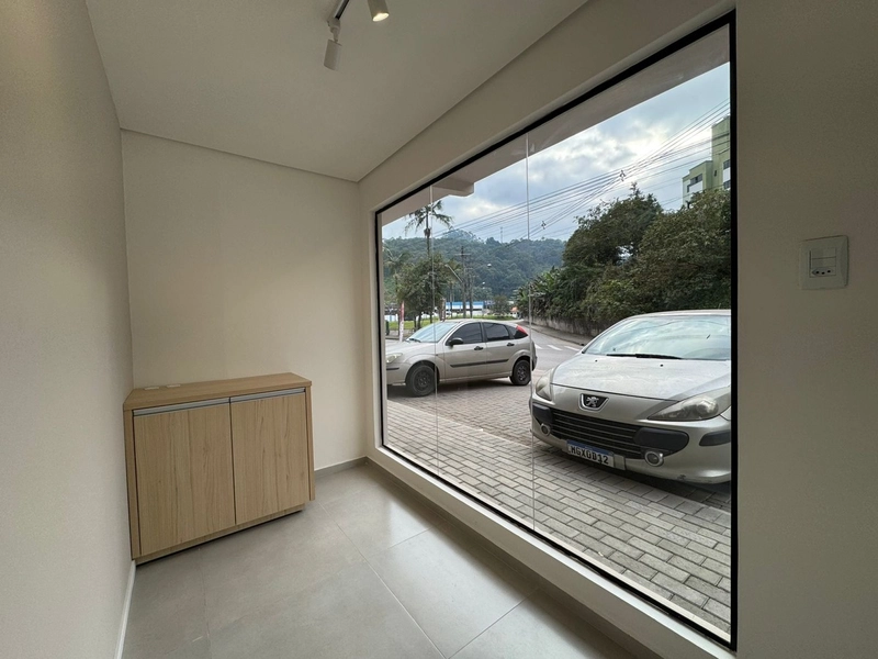 Sala pronta para você montar seu consultório, a 2Kmdo centro Brusque: 4ª foto da galeria de imagens do imóvel