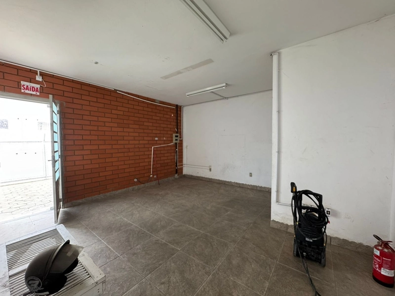 Galpão para locação em Brusque, com 460m2 nós temos essa ótima opção…: 2ª foto da galeria de imagens do imóvel