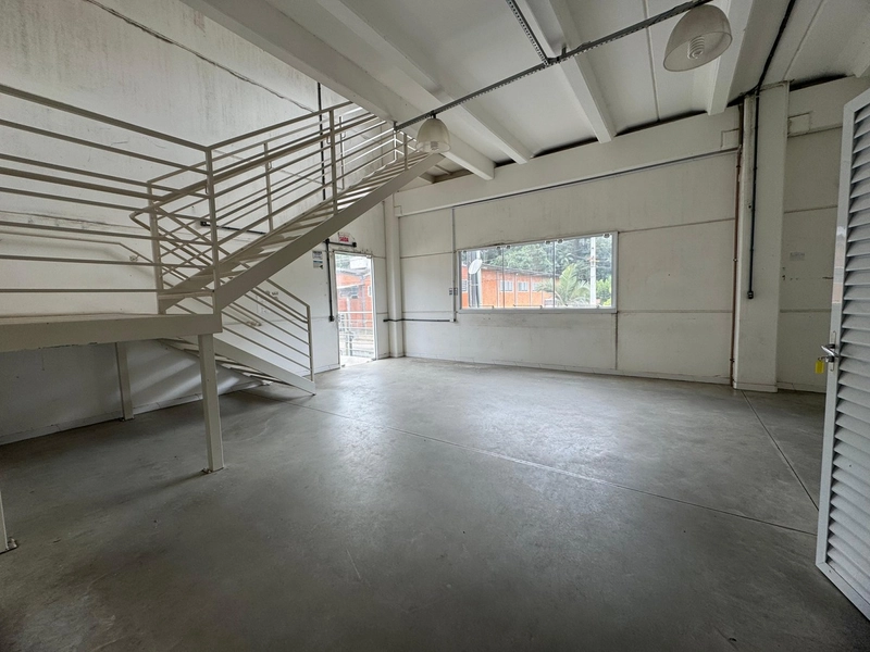 Galpão para locação 3.517m²,com docas carga e descarga: 20ª foto da galeria de imagens do imóvel
