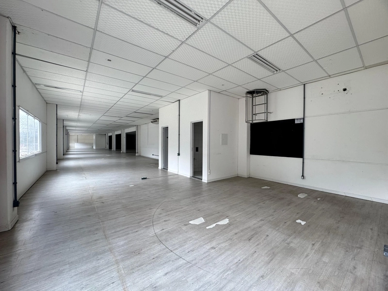 Galpão para locação 3.517m²,com docas carga e descarga: 24ª foto da galeria de imagens do imóvel