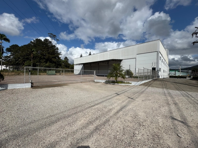 Galpão para locação 3.517m²,com docas carga e descarga: 2ª foto da galeria de imagens do imóvel