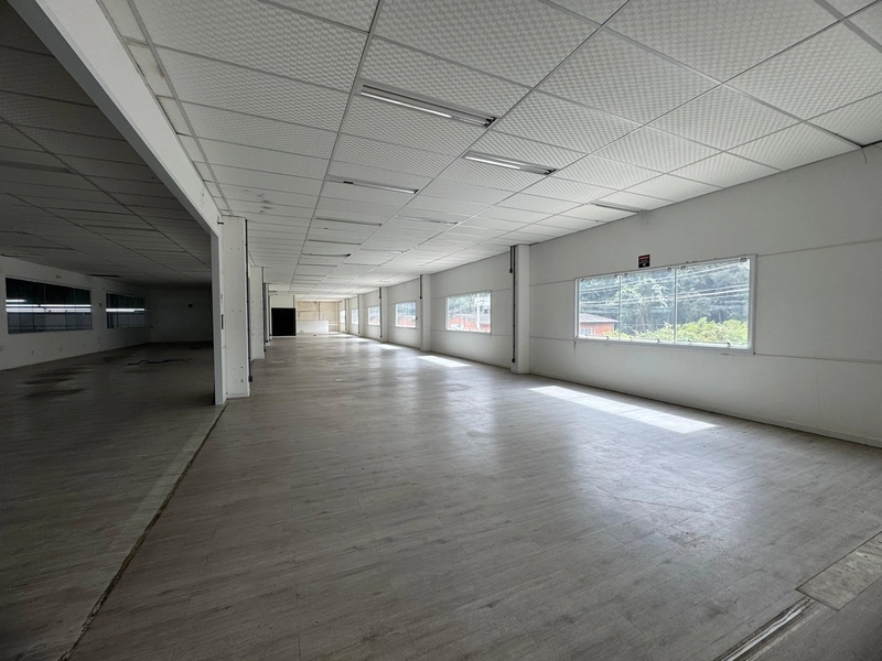Galpão para locação 3.517m²,com docas carga e descarga: 33ª foto da galeria de imagens do imóvel