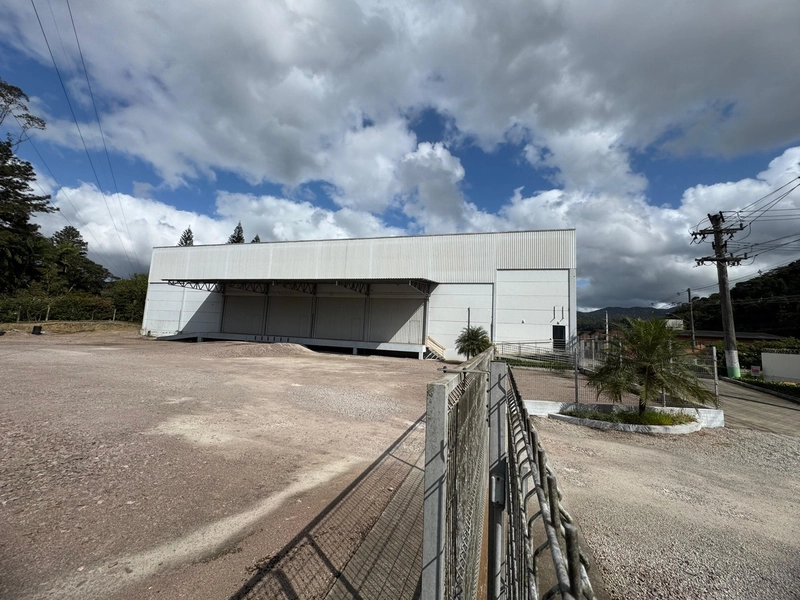 Galpão para locação 3.517m²,com docas carga e descarga: 1ª foto da galeria de imagens do imóvel