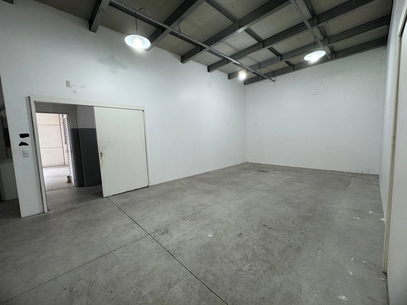 Galpão para locação 3.517m²,com docas carga e descarga: 22ª foto da galeria de imagens do imóvel