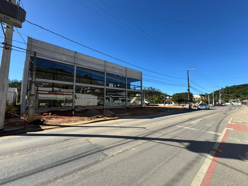 Galpão comercial novo, docas, com 964m2 para locação em Guabiruba SC: 10ª foto da galeria de imagens do imóvel
