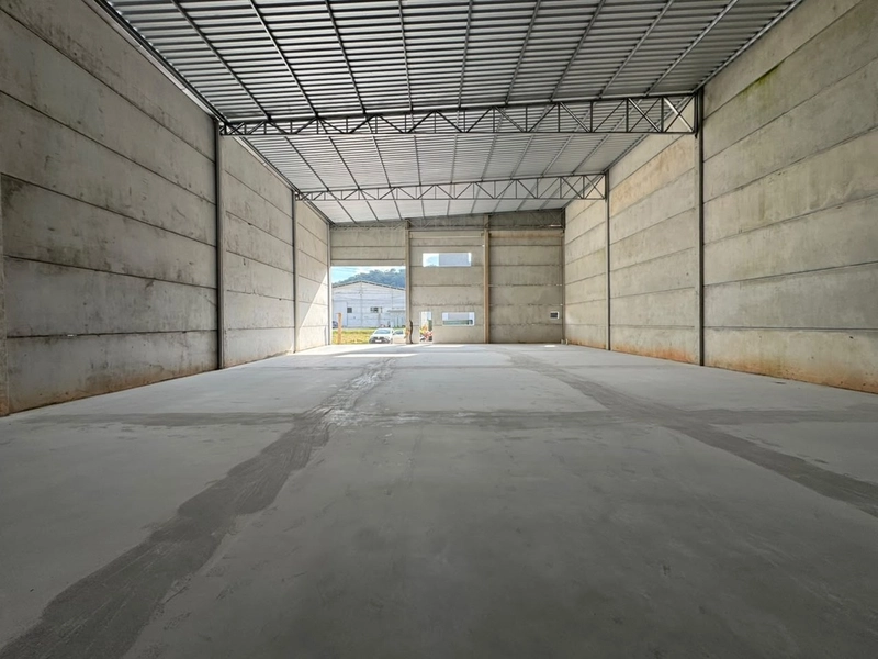 Oportunidade para você:  Galpão com  350m2 para locação ,Brusque-SC: 5ª foto da galeria de imagens do imóvel