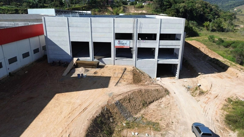 Galpão com 3.765m2 para locação em Brusque, próximo à entrada de Itaja: 1ª foto da galeria de imagens do imóvel