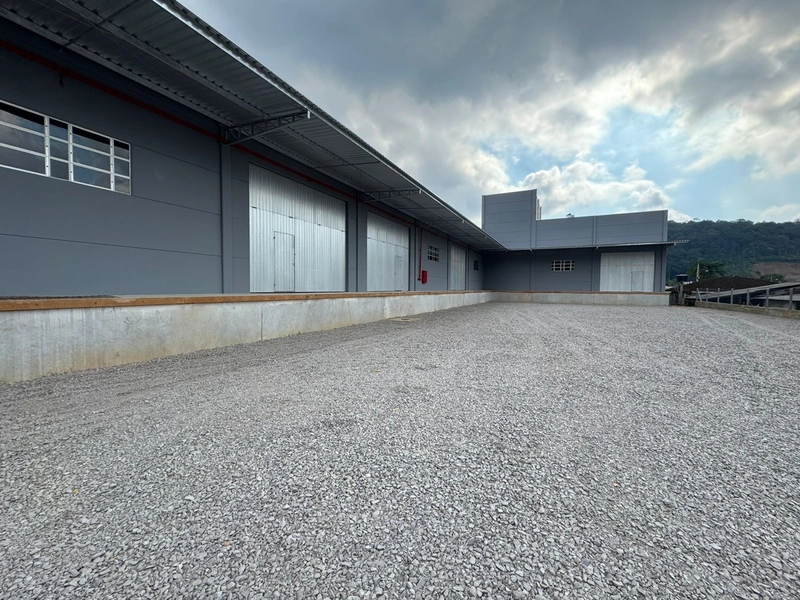 Está procurando galpão comercial Novo para locação em Guabiruba, aqui: 1ª foto da galeria de imagens do imóvel