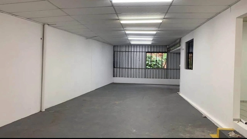 Para instalar sua indústria, e ainda num bairro excelente!: 6ª foto da galeria de imagens do imóvel