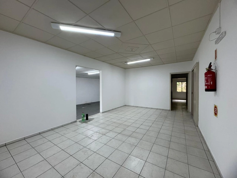 Para instalar sua indústria, e ainda num bairro excelente!: 14ª foto da galeria de imagens do imóvel