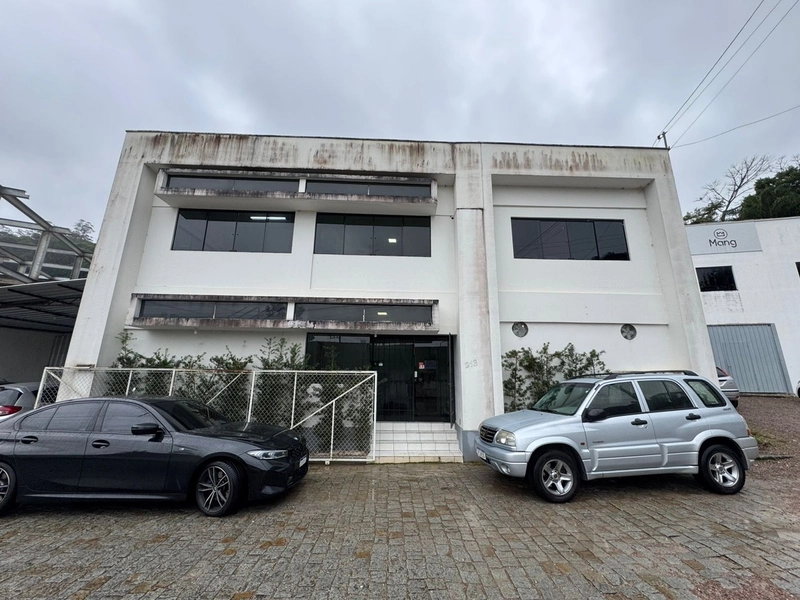 Para instalar sua indústria, e ainda num bairro excelente!: 1ª foto da galeria de imagens do imóvel