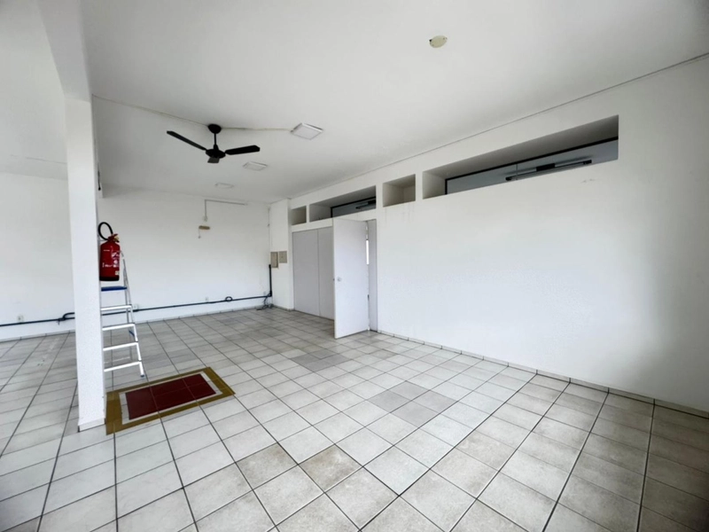 Para instalar sua indústria, e ainda num bairro excelente!: 3ª foto da galeria de imagens do imóvel