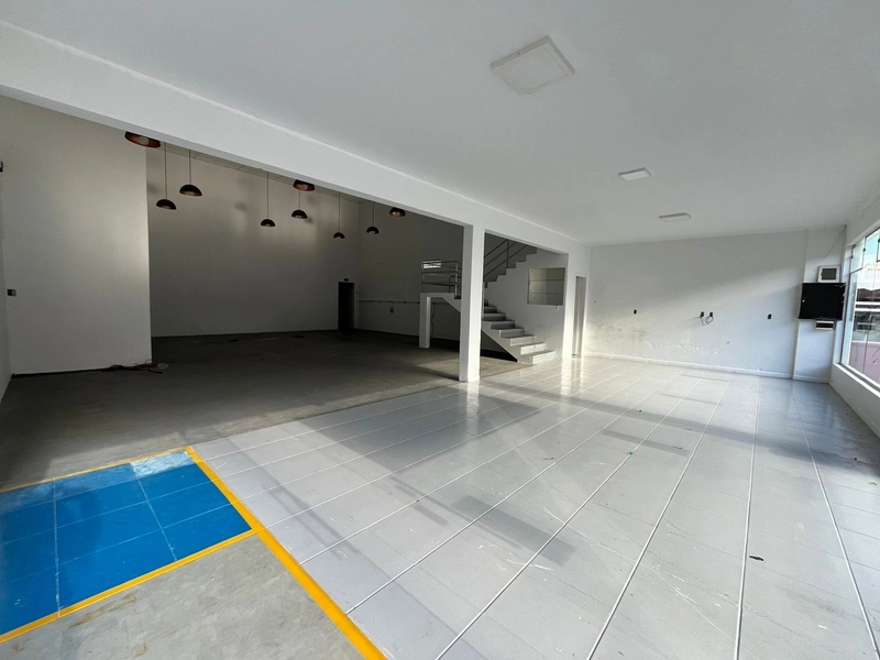 Galpão comercial bem localizado próximo ao centro, olhe esta opção:: 5ª foto da galeria de imagens do imóvel