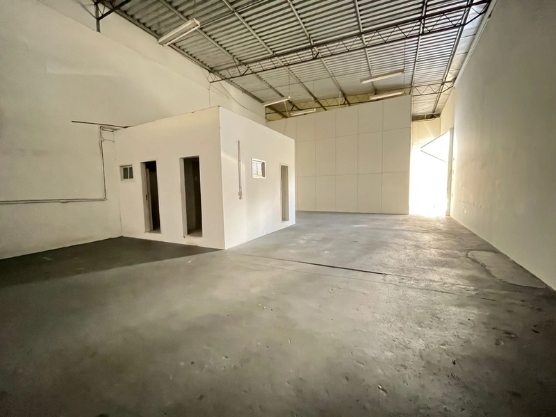Galpão comercial bem localizado próximo ao centro, olhe esta opção:: 4ª foto da galeria de imagens do imóvel