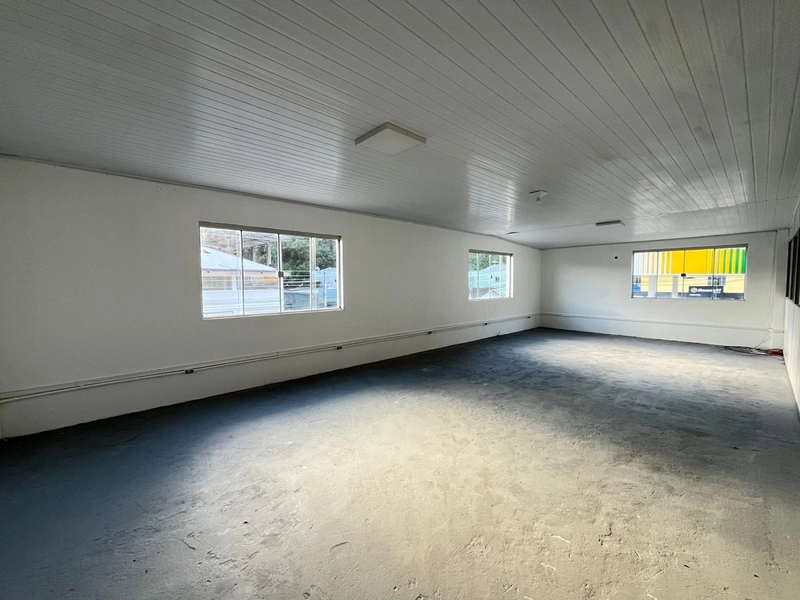 Galpão comercial bem localizado próximo ao centro, olhe esta opção:: 3ª foto da galeria de imagens do imóvel