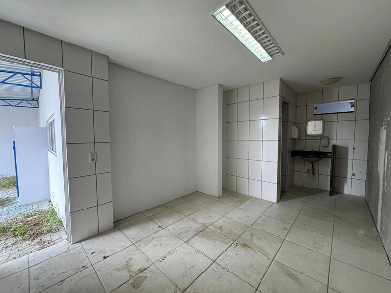 Galpão em localização estratégica, dois andares e 1 doca: 31ª foto da galeria de imagens do imóvel