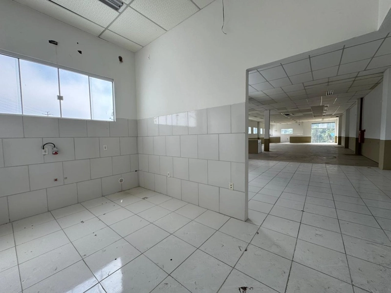 Galpão em localização estratégica, dois andares e 1 doca: 14ª foto da galeria de imagens do imóvel
