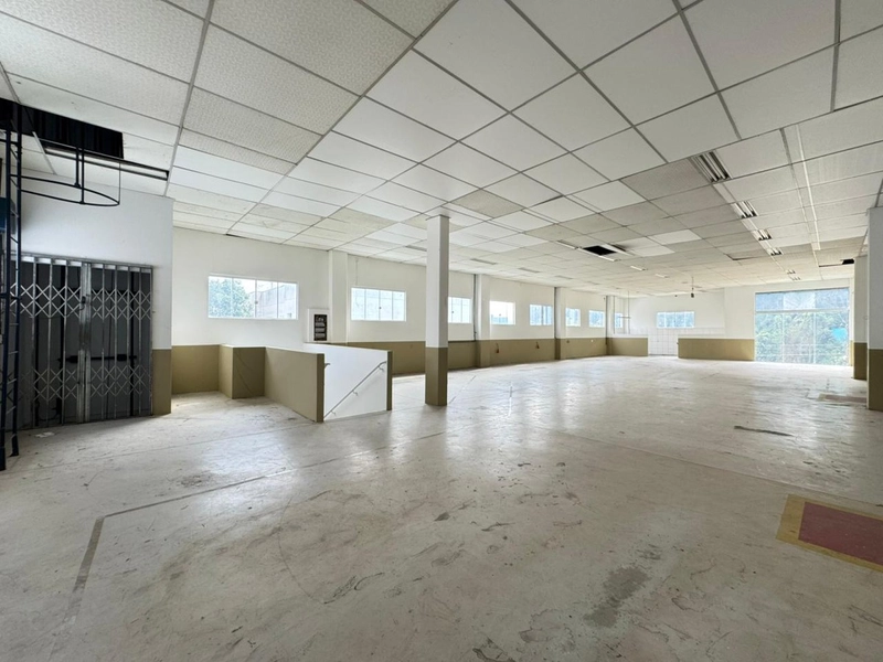 Galpão em localização estratégica, dois andares e 1 doca: 8ª foto da galeria de imagens do imóvel