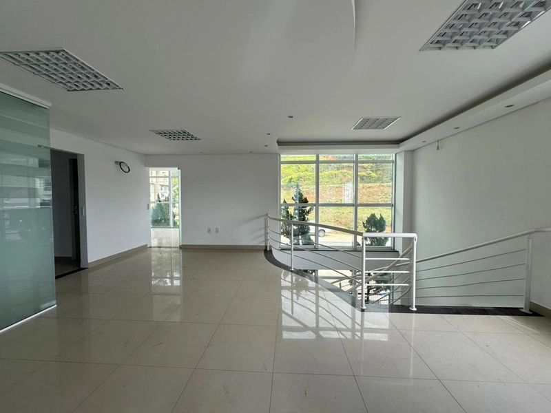 Galpão em localização estratégica, dois andares e 1 doca: 16ª foto da galeria de imagens do imóvel
