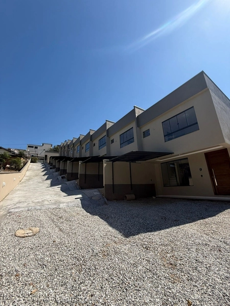 Casa em condomínio fechado,2 suítes e 2 vagas garagem!: 4ª foto da galeria de imagens do imóvel
