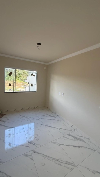 Venha morar nesta linda casa: com área para festas  e garagem coberta!: 4ª foto da galeria de imagens do imóvel