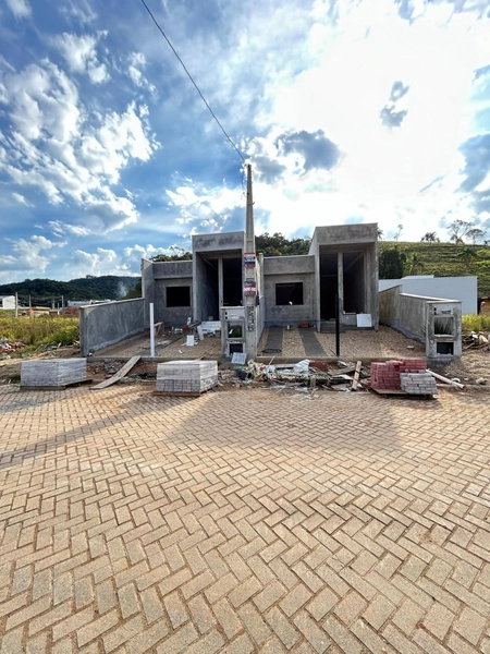 Venha morar nesta linda casa: com área para festas e garagem coberta!: 10ª foto da galeria de imagens do imóvel