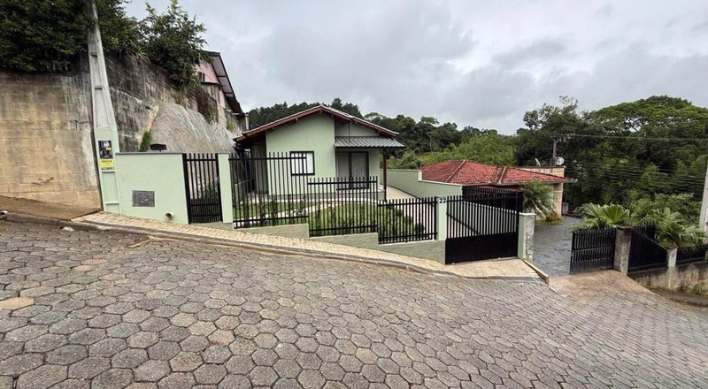 Casa nova, com 100m² no bairro Águas Claras, financiável