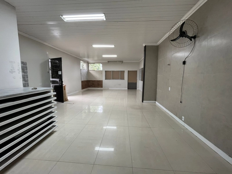 A sala comercial bem localizada que você procura é esta aqui, veja:: 4ª foto da galeria de imagens do imóvel