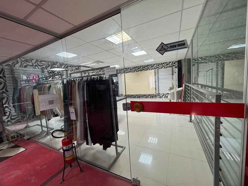 Galpão de 450m², com mezanino e estrutura ideal para sua empresa: 10ª foto da galeria de imagens do imóvel