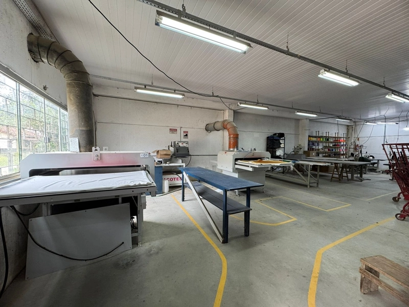 Galpão de 450m², com mezanino e estrutura ideal para sua empresa: 9ª foto da galeria de imagens do imóvel