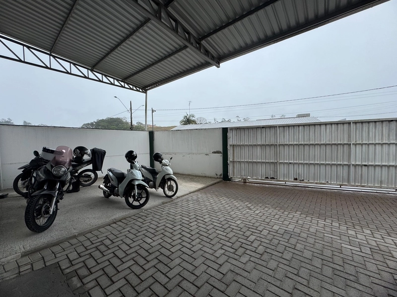 Galpão em Gaspar, divisa com Brusque, facilitando logística,veja este:: 11ª foto da galeria de imagens do imóvel