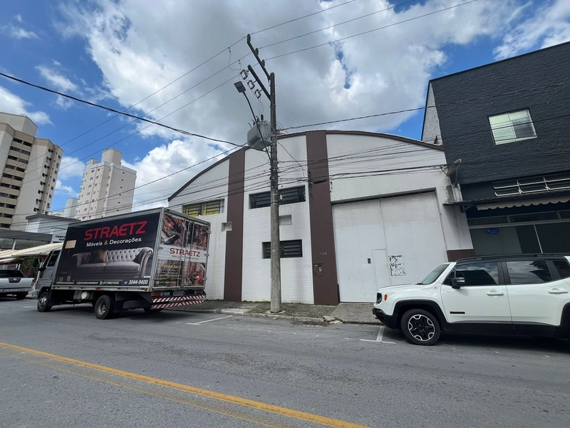 Precisa de galpão com 180m²? Veja esta opção,em excelente localização!: 1ª foto da galeria de imagens do imóvel