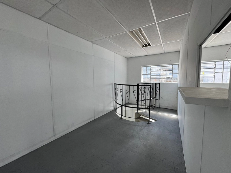 Precisa de galpão com 500m²  Veja esta opção,em excelente localização!: 3ª foto da galeria de imagens do imóvel