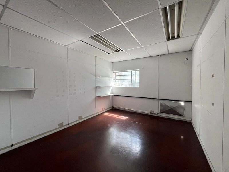 Precisa de galpão com 180m²? Veja esta opção,em excelente localização!: 13ª foto da galeria de imagens do imóvel