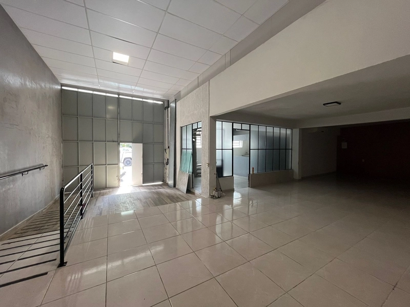 Precisa de galpão com 180m²? Veja esta opção,em excelente localização!: 5ª foto da galeria de imagens do imóvel