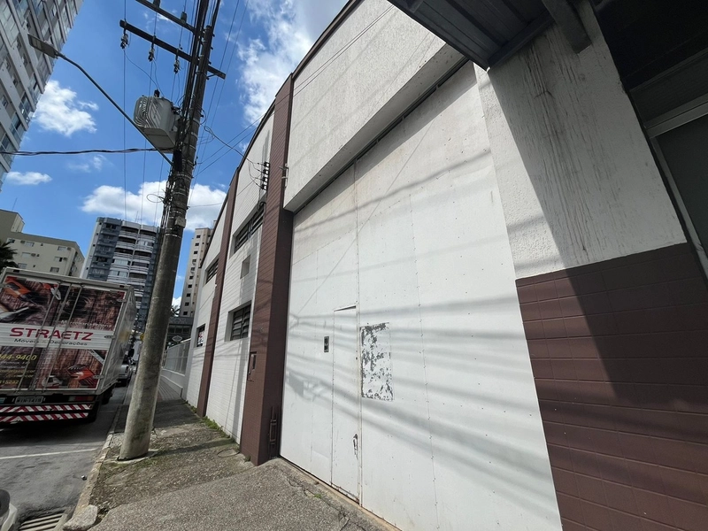 Precisa de galpão com 180m²? Veja esta opção,em excelente localização!: 4ª foto da galeria de imagens do imóvel
